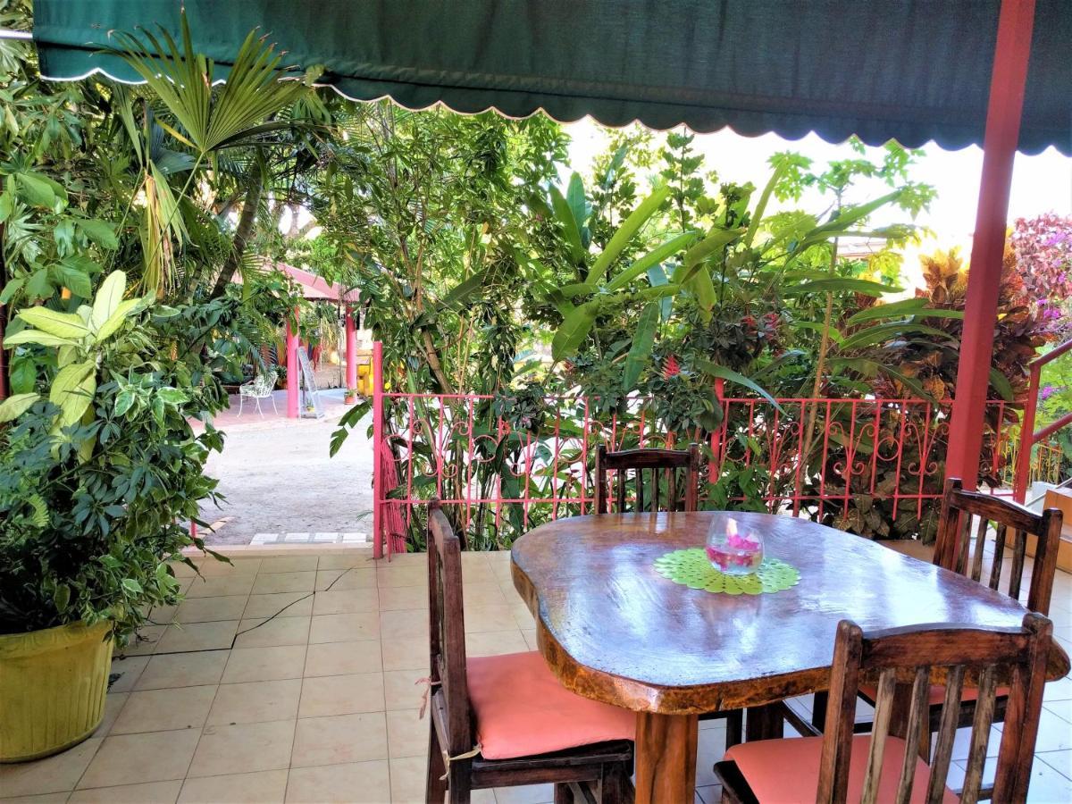 Hostal Dona Maria Hotel Pedasi Town Ngoại thất bức ảnh